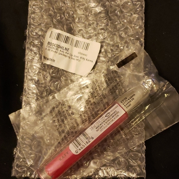 Cover Girl Katy Kat Lip Gloss in Kitty Karma - Picture 6 of 7